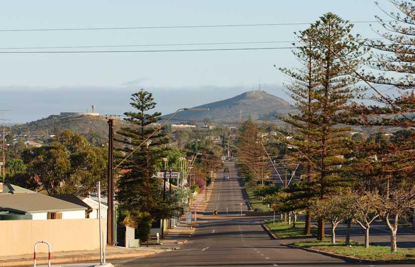 WhyallaElliottSttoMtLaura